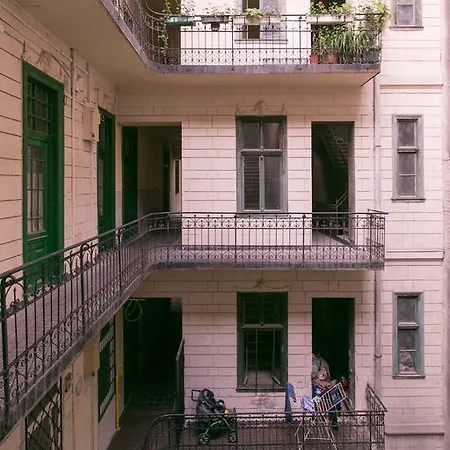 Wesselényi Near Gozsdu Udvar Pensión Budapest
