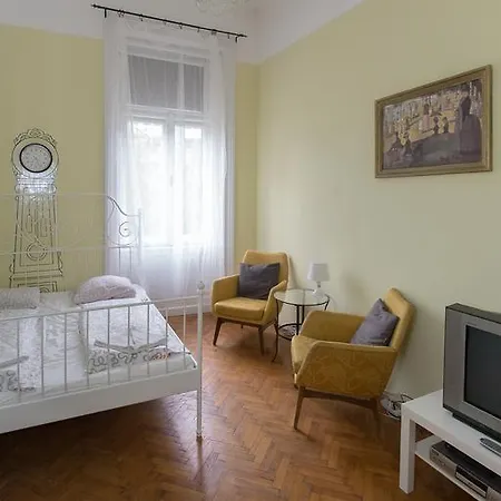 Wesselényi Near Gozsdu Udvar Pensión *
